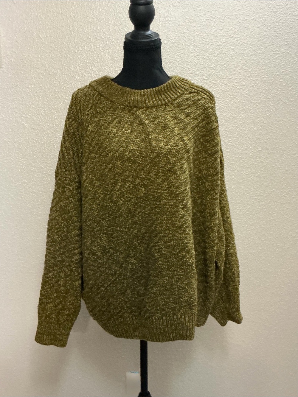 Universal Thread Olive Green Textured Knit Sweater